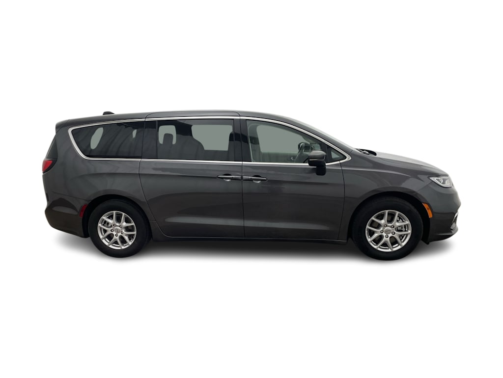 Thumbnail: 2023 Chrysler Pacifica - 36