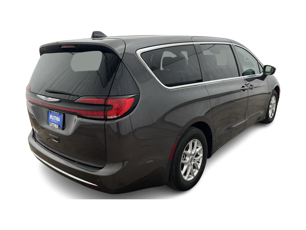 Thumbnail: 2023 Chrysler Pacifica - 35