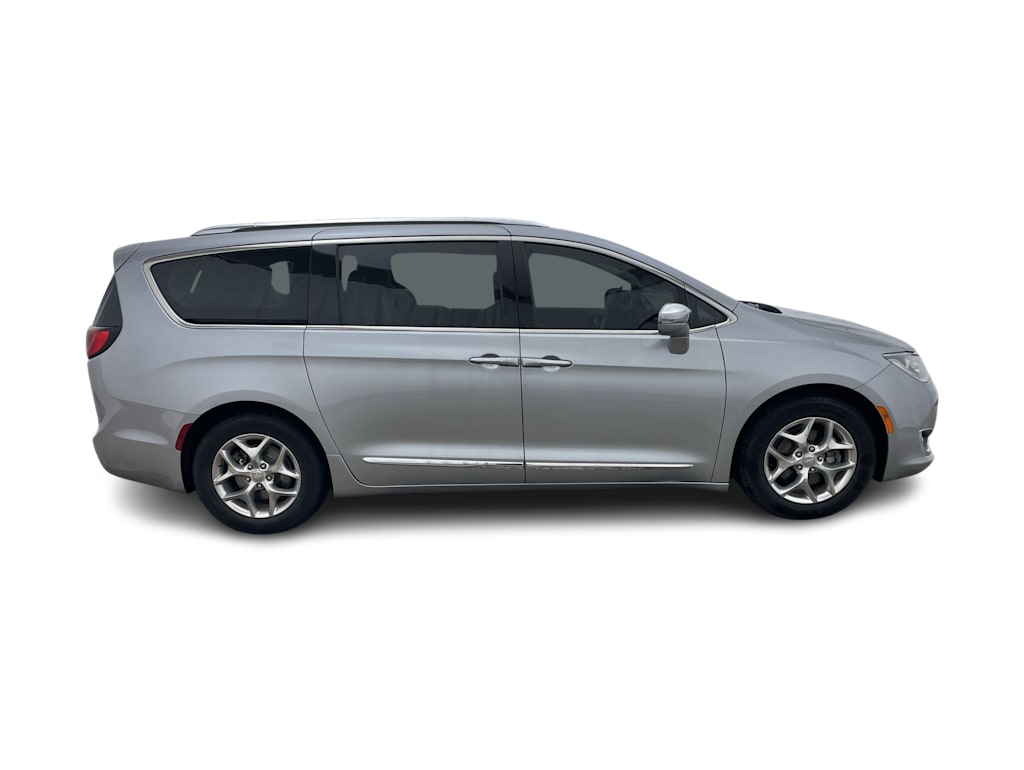 Thumbnail: 2019 Chrysler Pacifica - 40