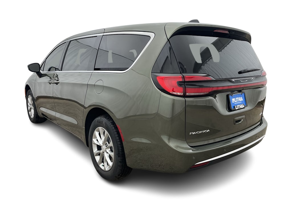 Thumbnail: 2027 Chrysler Pacifica - 4