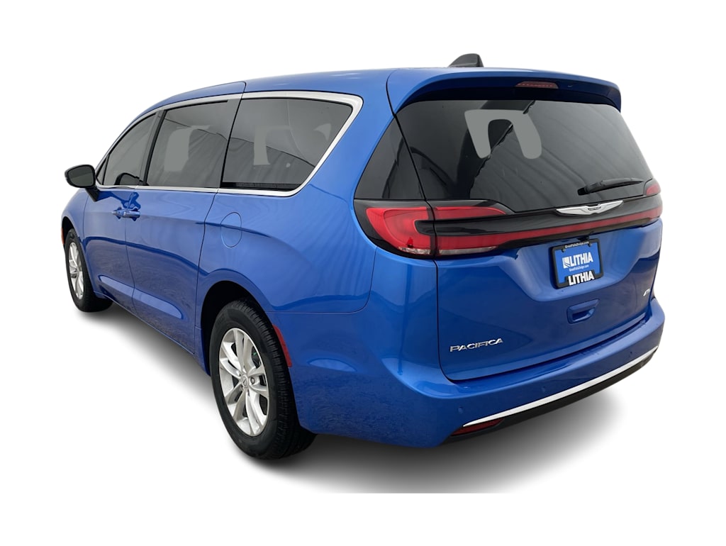 Thumbnail: 2026 Chrysler Pacifica - 3