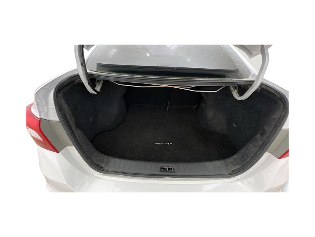 Thumbnail: 2018 Nissan Sentra - 16
