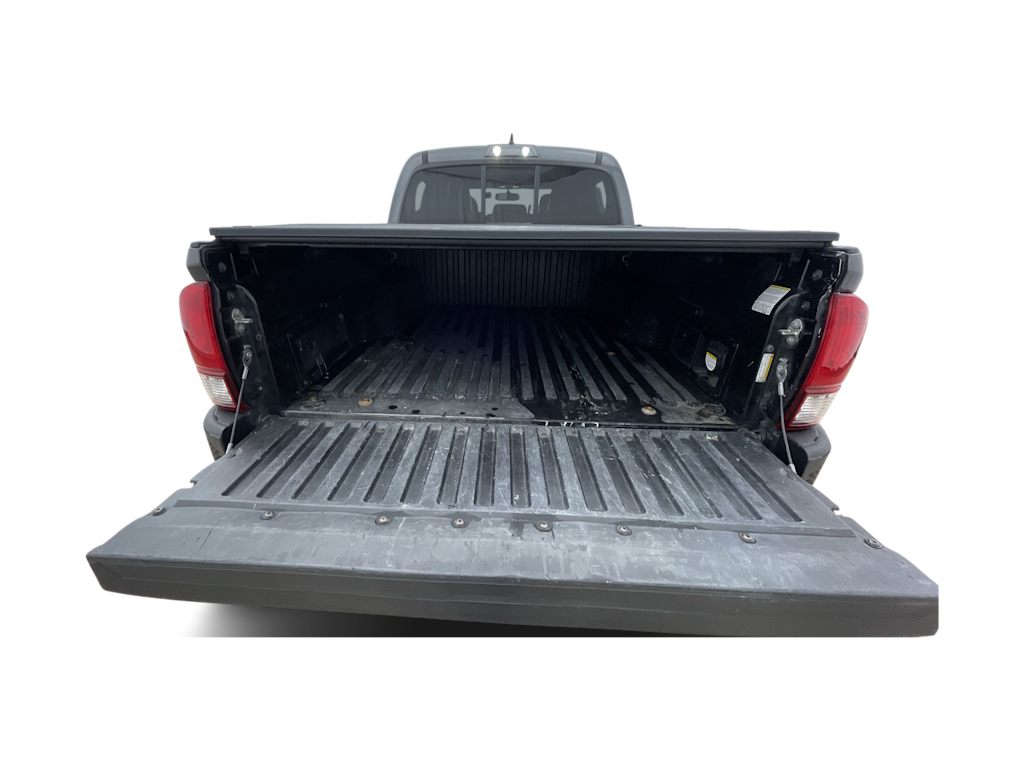 Thumbnail: 2016 Toyota Tacoma - 34