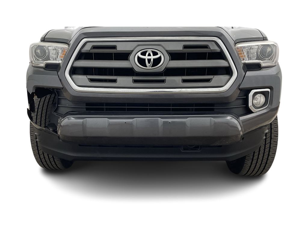 Thumbnail: 2016 Toyota Tacoma - 40