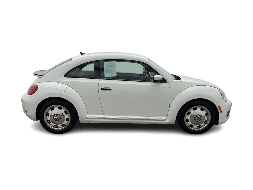 Thumbnail: 2015 Volkswagen Beetle - 32