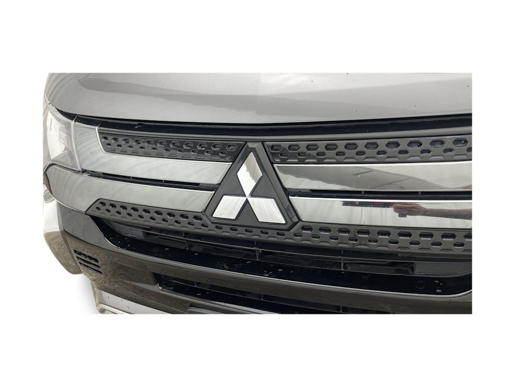 Thumbnail: 2022 Mitsubishi Outlander - 37
