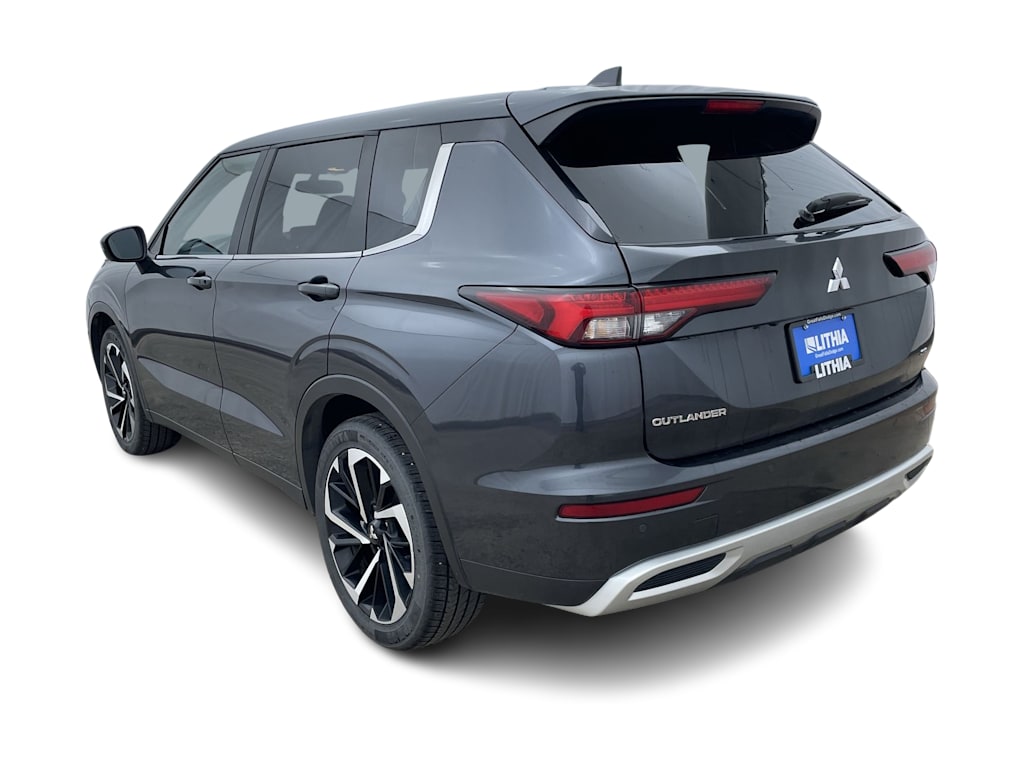 Thumbnail: 2024 Mitsubishi Outlander - 4