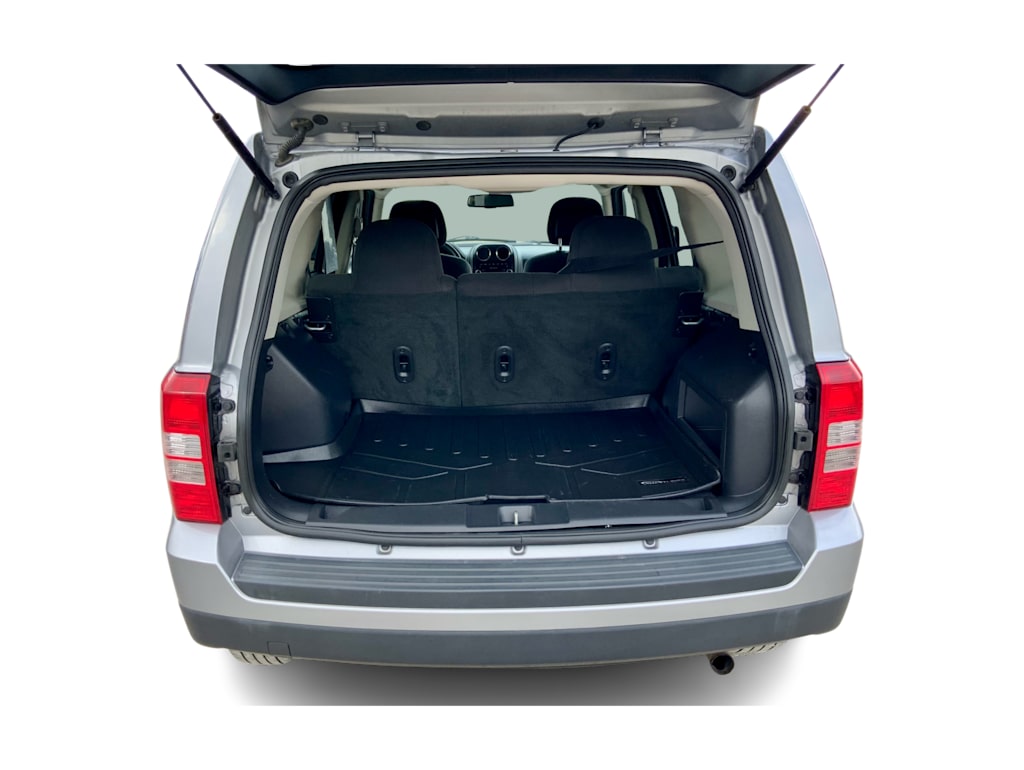 Thumbnail: 2016 Jeep Patriot - 17