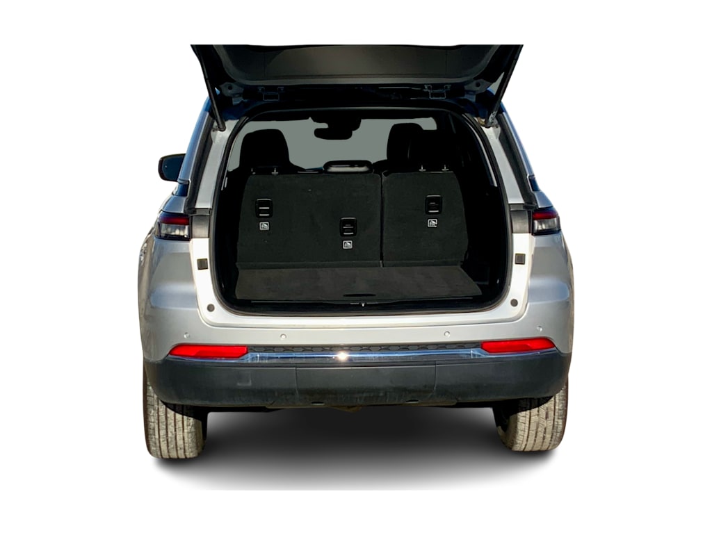 Thumbnail: 2023 Jeep Grand Cherokee - 18