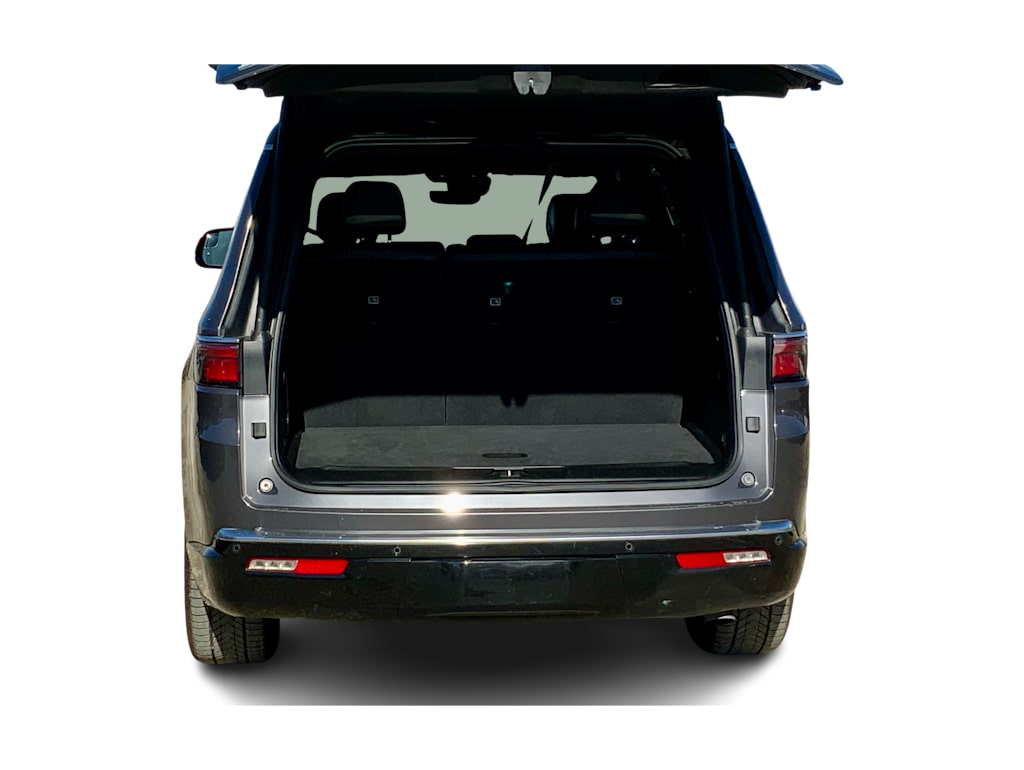 Thumbnail: 2022 Jeep Wagoneer - 16