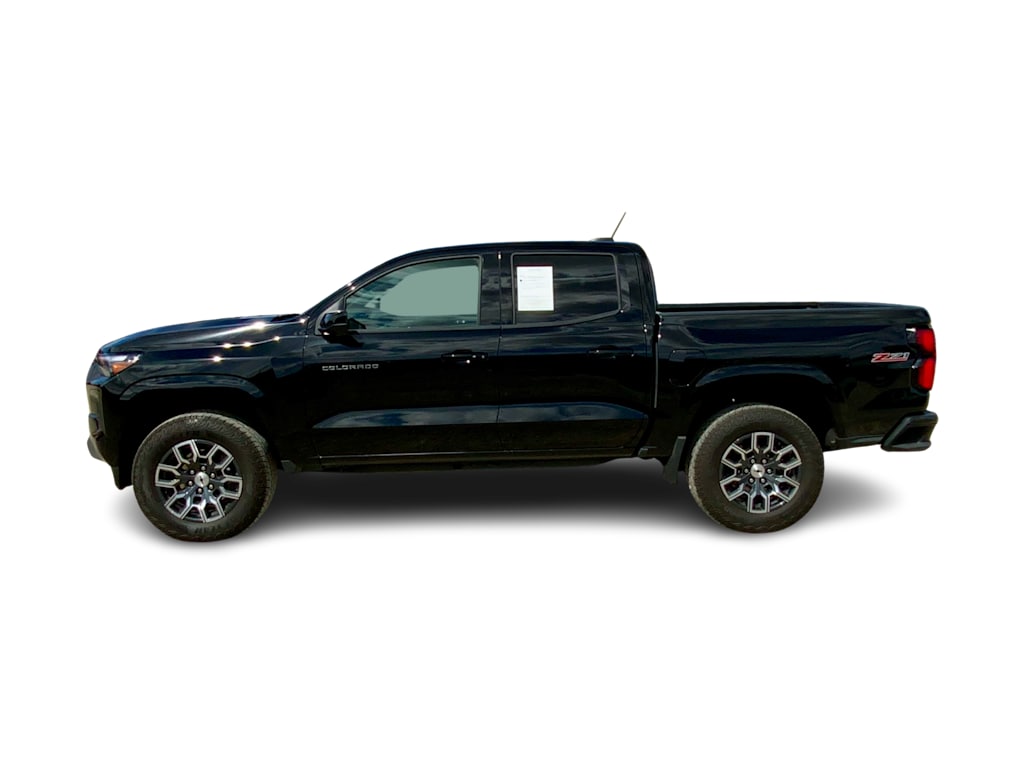 Thumbnail: 2024 Chevrolet Colorado - 3