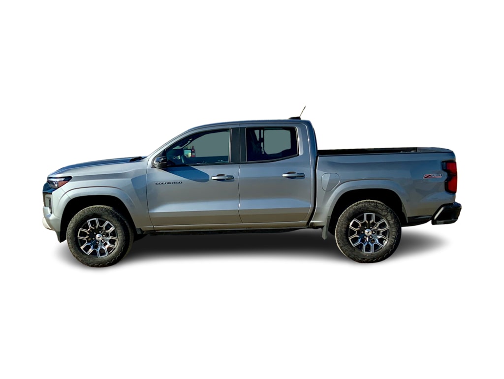 Thumbnail: 2024 Chevrolet Colorado - 3