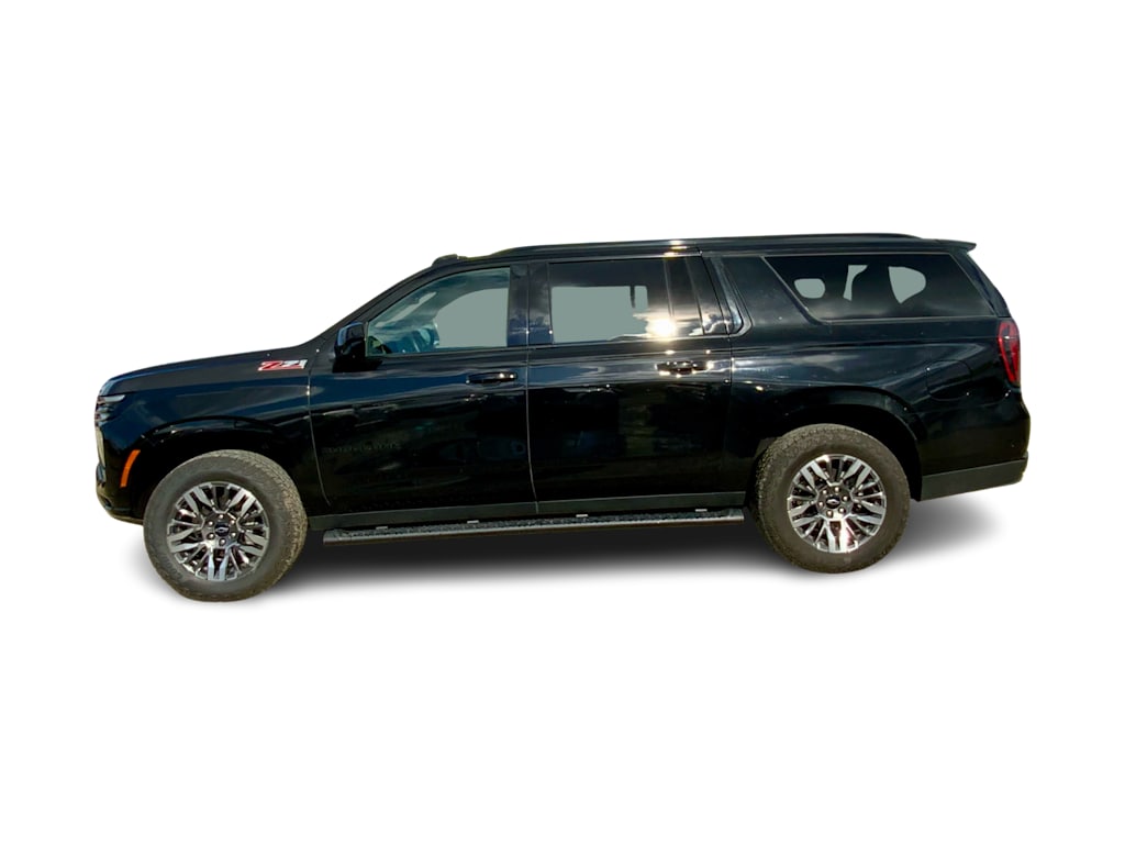 Thumbnail: 2025 Chevrolet Suburban - 3