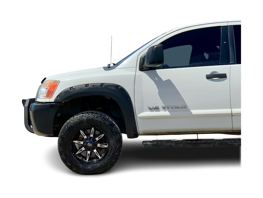 Thumbnail: 2014 Nissan Titan - 20