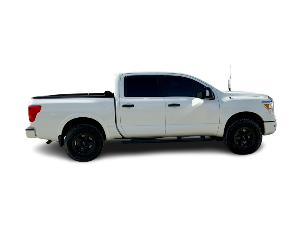 Thumbnail: 2018 Nissan Titan - 18