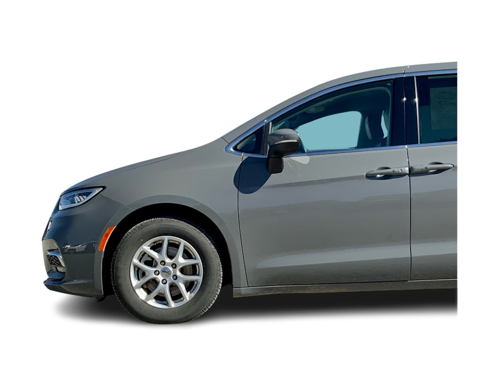 Thumbnail: 2023 Chrysler Pacifica - 23