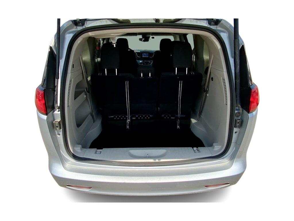 Thumbnail: 2023 Chrysler Voyager - 17