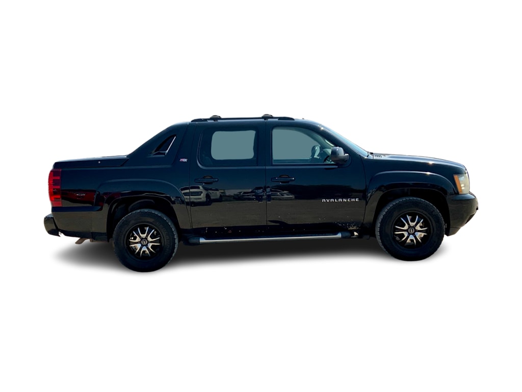 Thumbnail: 2011 Chevrolet Avalanche 1500 - 19