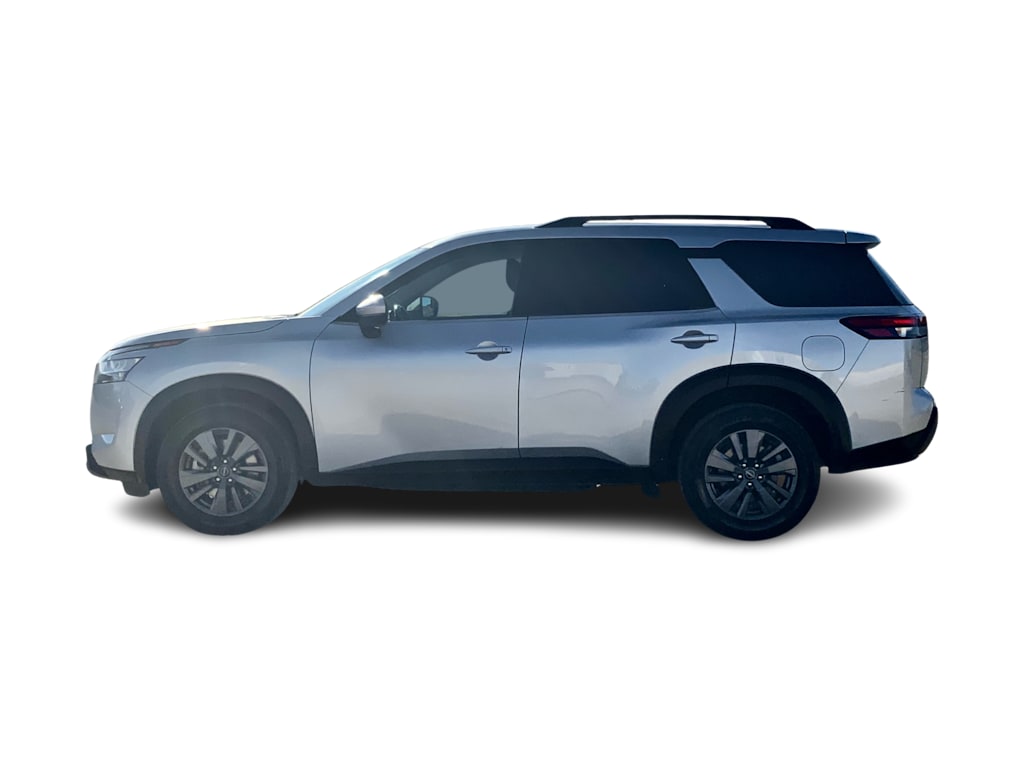 2022 Nissan Pathfinder SV 3