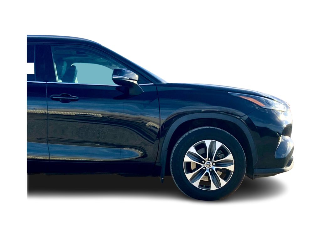 Thumbnail: 2021 Toyota Highlander - 22