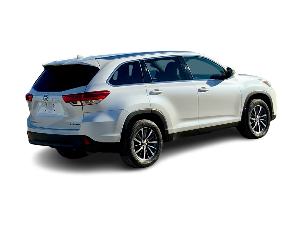 Thumbnail: 2019 Toyota Highlander - 19
