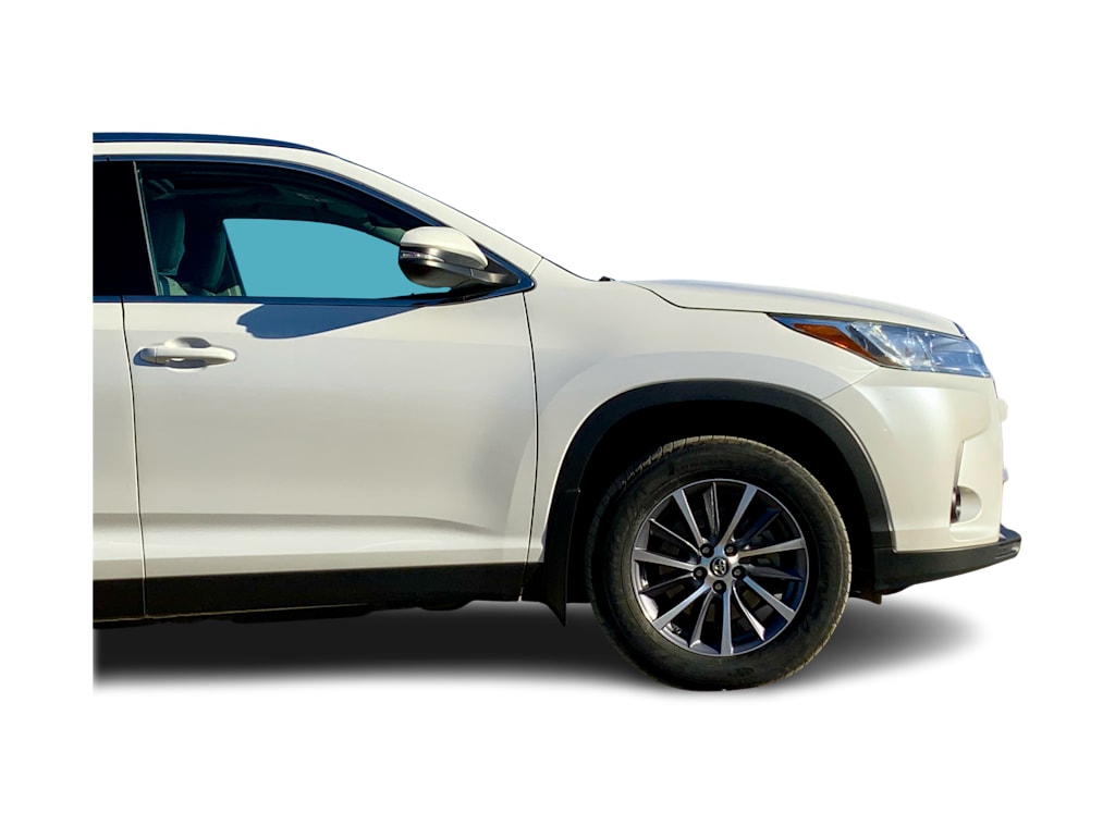 Thumbnail: 2019 Toyota Highlander - 23