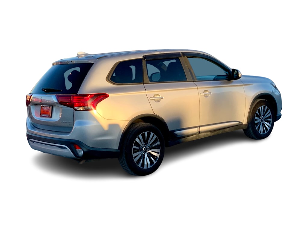 Thumbnail: 2019 Mitsubishi Outlander - 21