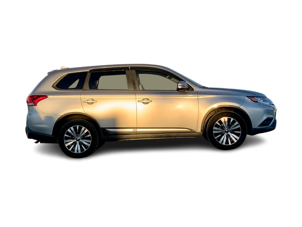 Thumbnail: 2019 Mitsubishi Outlander - 22