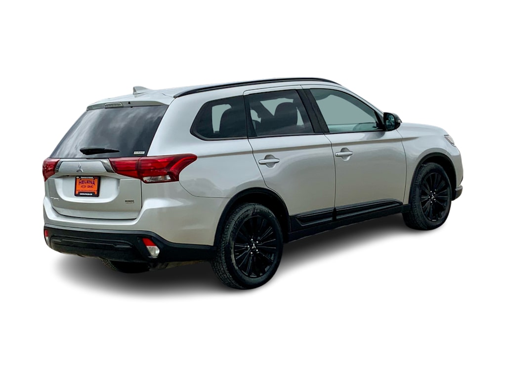 Thumbnail: 2020 Mitsubishi Outlander - 17