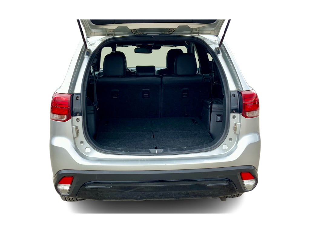Thumbnail: 2020 Mitsubishi Outlander - 16