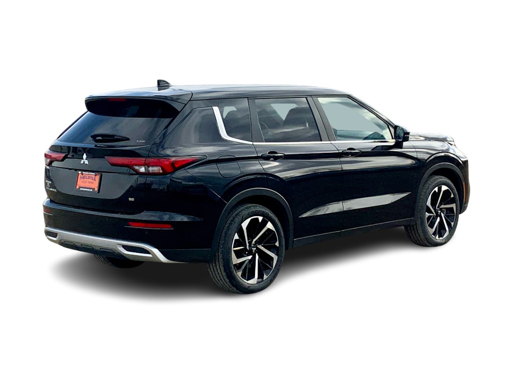 Thumbnail: 2024 Mitsubishi Outlander - 18