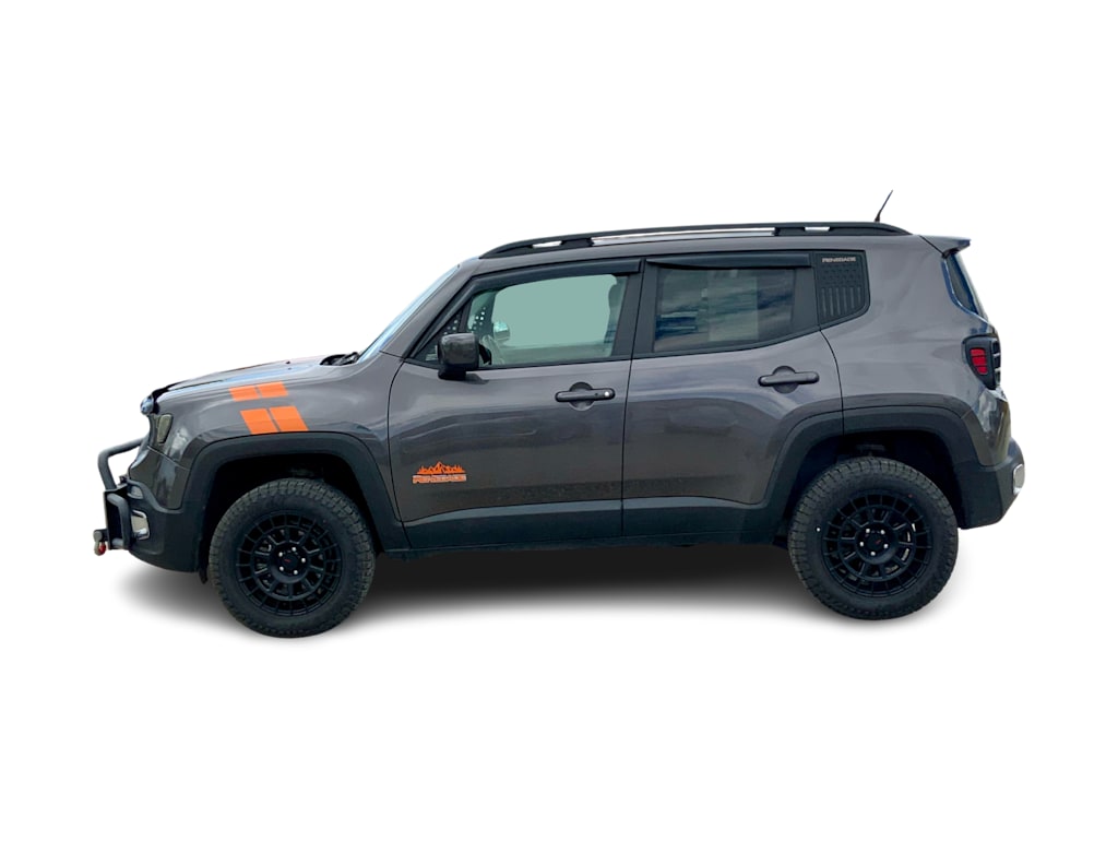 Thumbnail: 2017 Jeep Renegade - 3