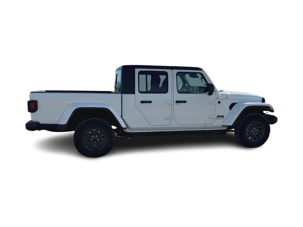 Thumbnail: 2026 Jeep Gladiator - 16