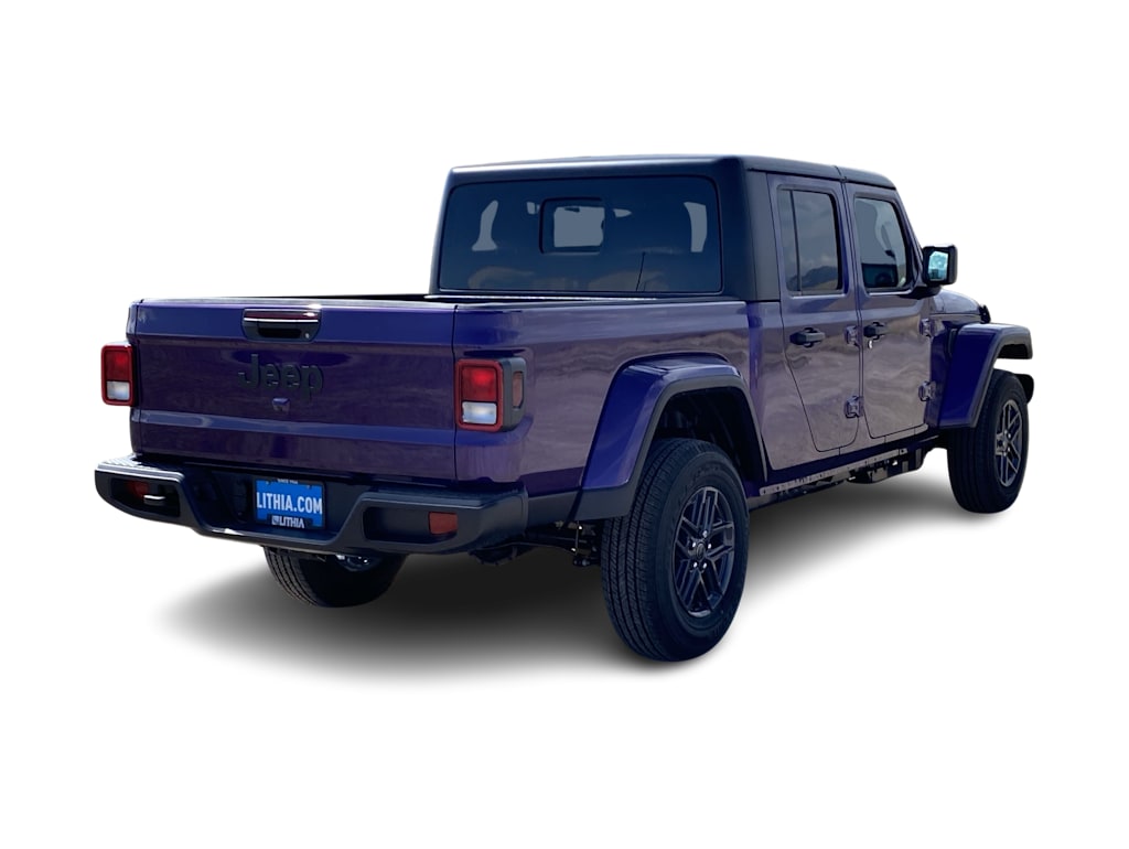 Thumbnail: 2026 Jeep Gladiator - 17