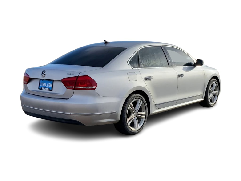 Thumbnail: 2015 Volkswagen Passat - 14
