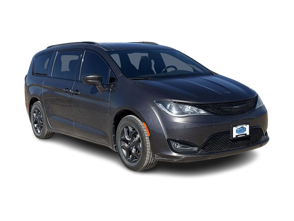 Thumbnail: 2018 Chrysler Pacifica - 14