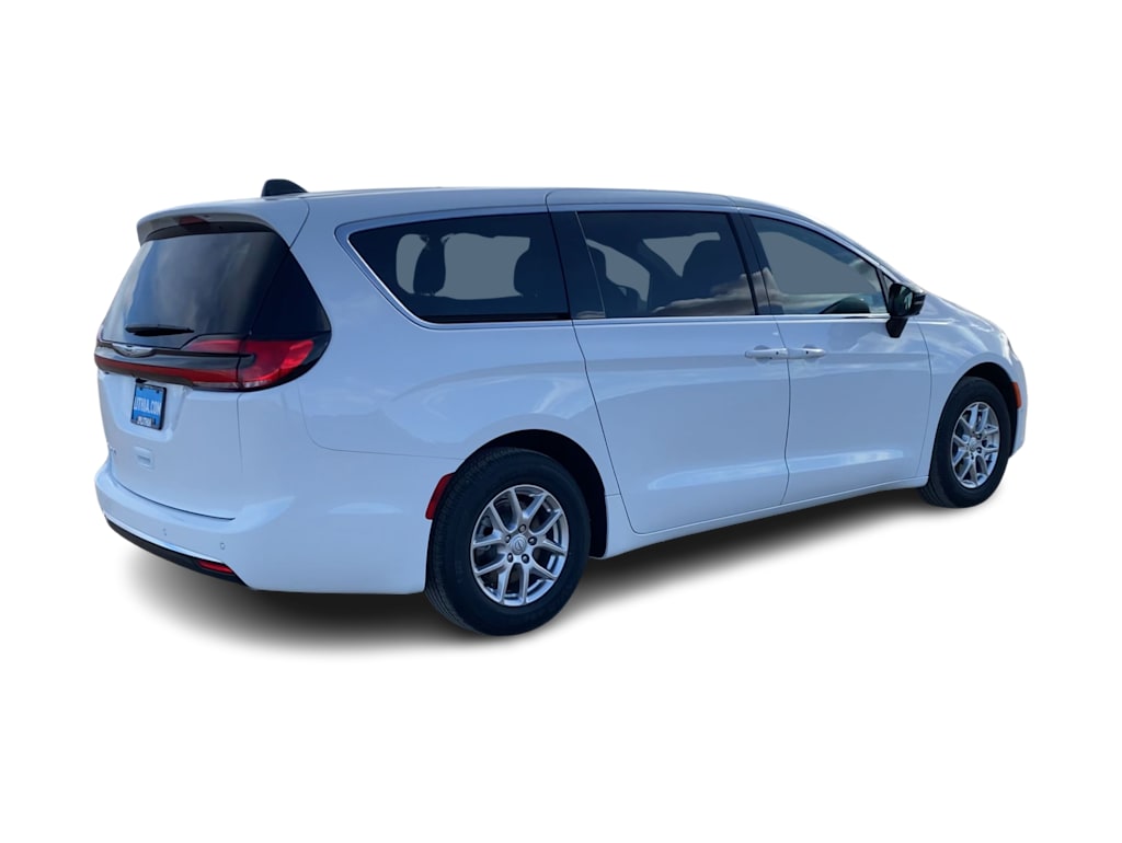 Thumbnail: 2026 Chrysler Pacifica - 18