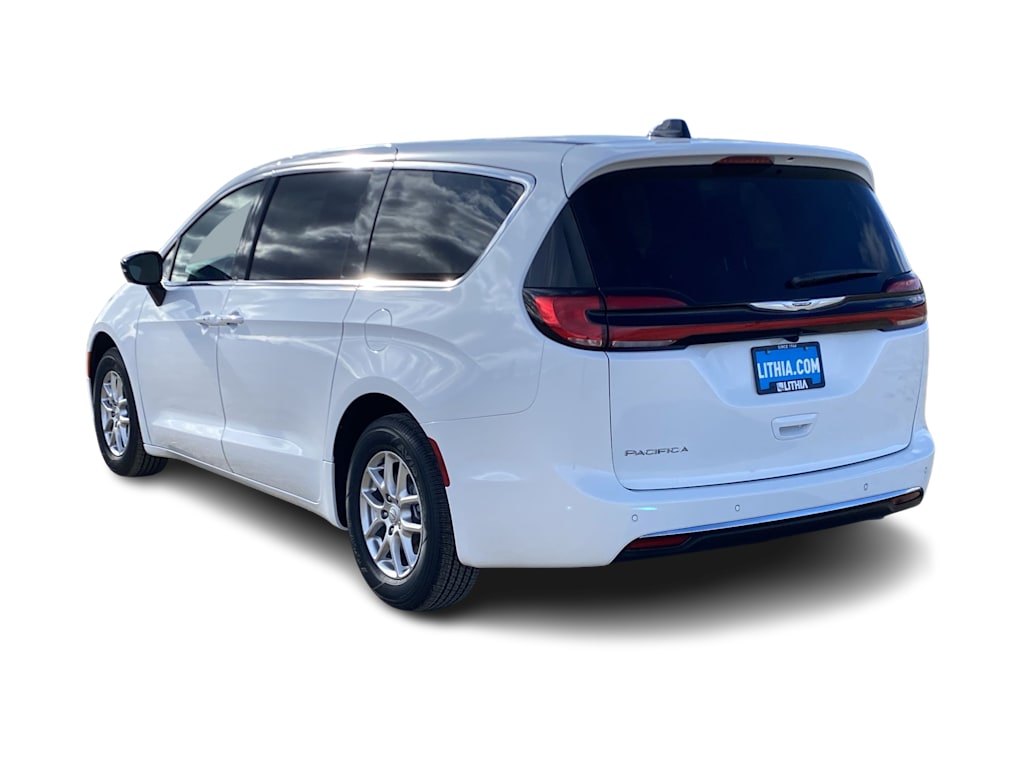 Thumbnail: 2026 Chrysler Pacifica - 4