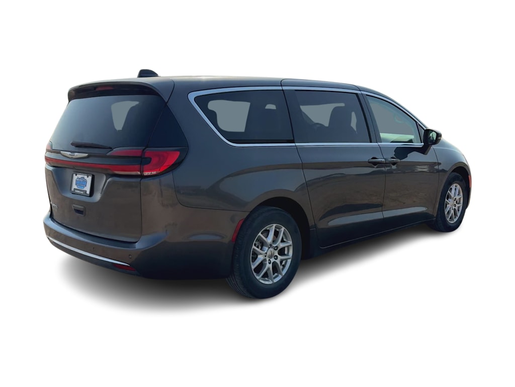 Thumbnail: 2023 Chrysler Pacifica - 15