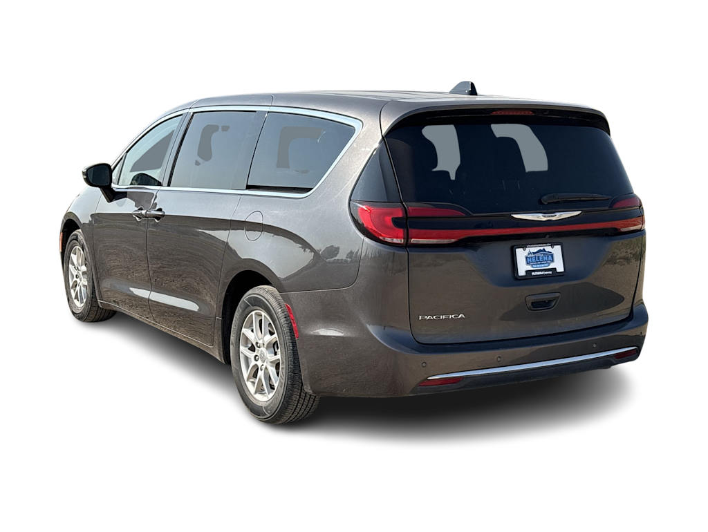 Thumbnail: 2023 Chrysler Pacifica - 3