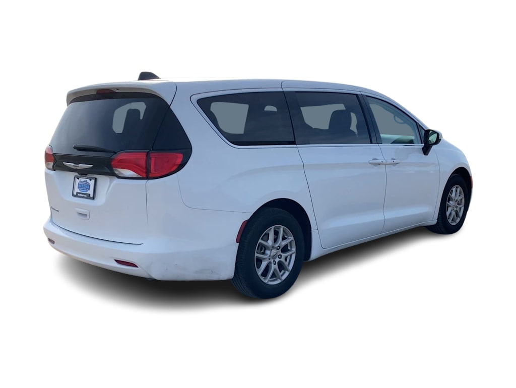 Thumbnail: 2023 Chrysler Voyager - 16