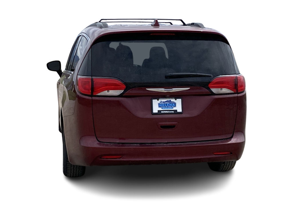 Thumbnail: 2020 Chrysler Voyager - 16
