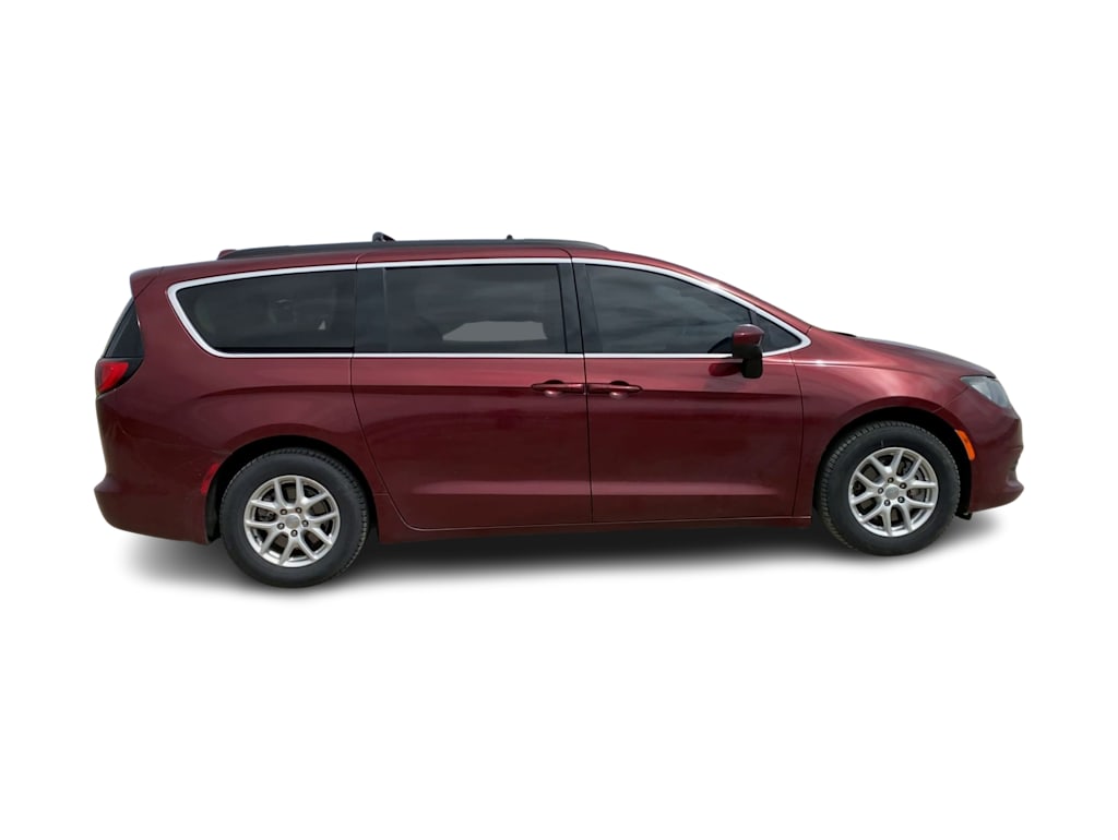 Thumbnail: 2020 Chrysler Voyager - 13
