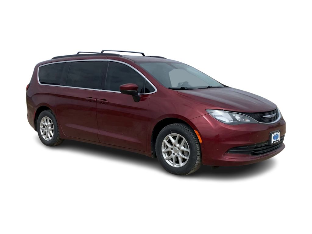Thumbnail: 2020 Chrysler Voyager - 9