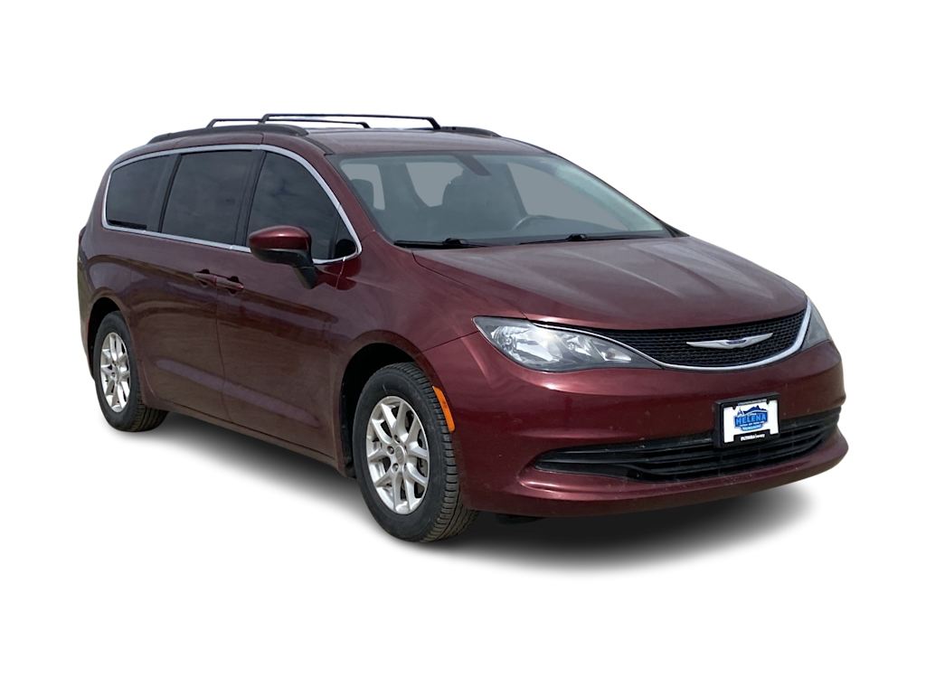 Thumbnail: 2020 Chrysler Voyager - 15
