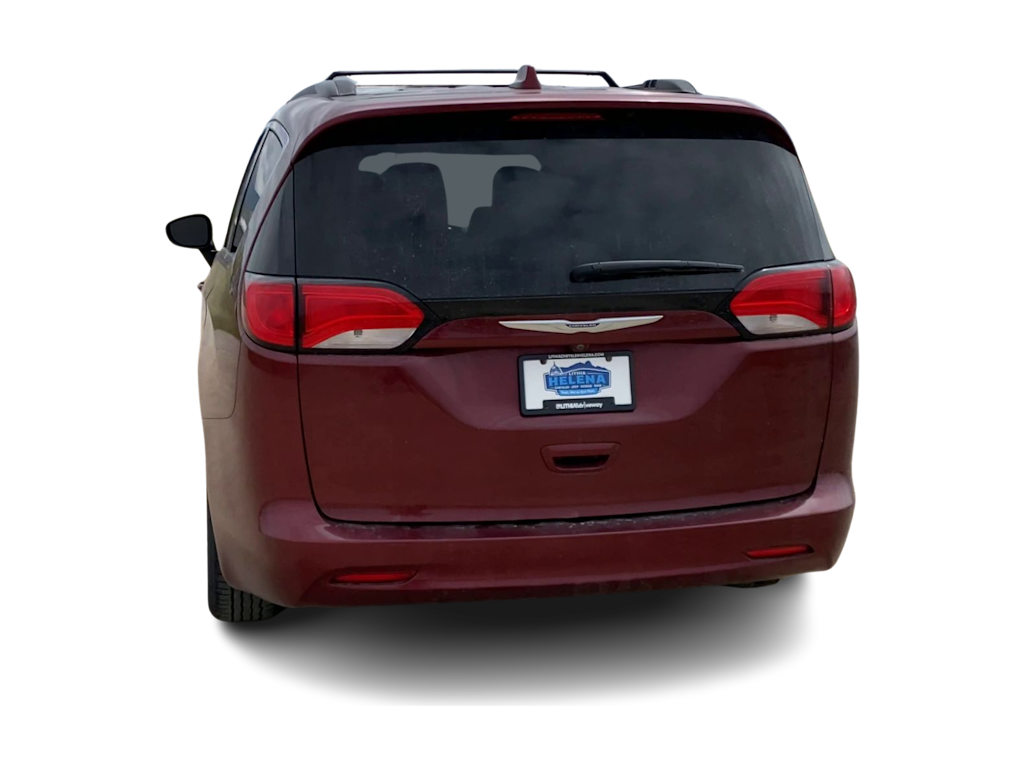 Thumbnail: 2020 Chrysler Voyager - 4