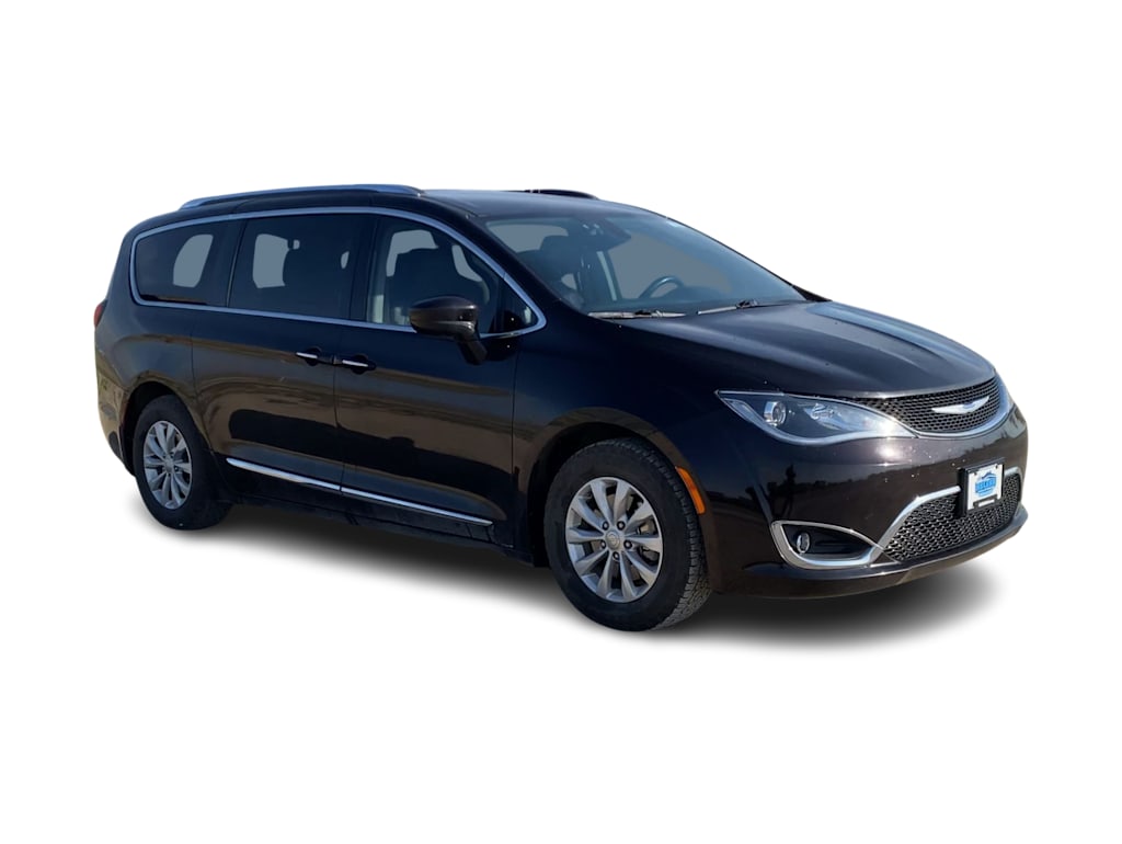Thumbnail: 2018 Chrysler Pacifica - 12