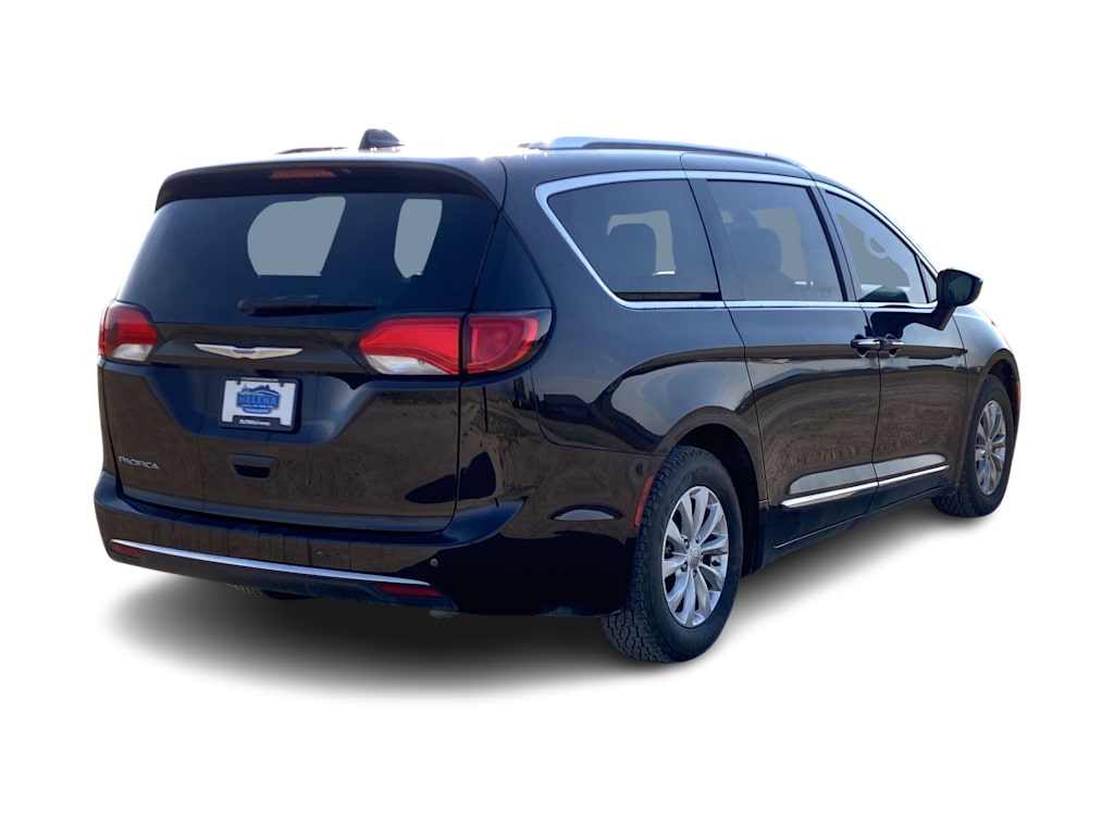 Thumbnail: 2018 Chrysler Pacifica - 20