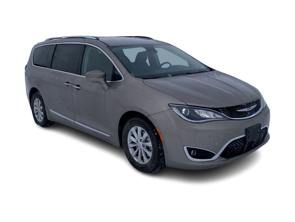 2018 Chrysler Pacifica  19