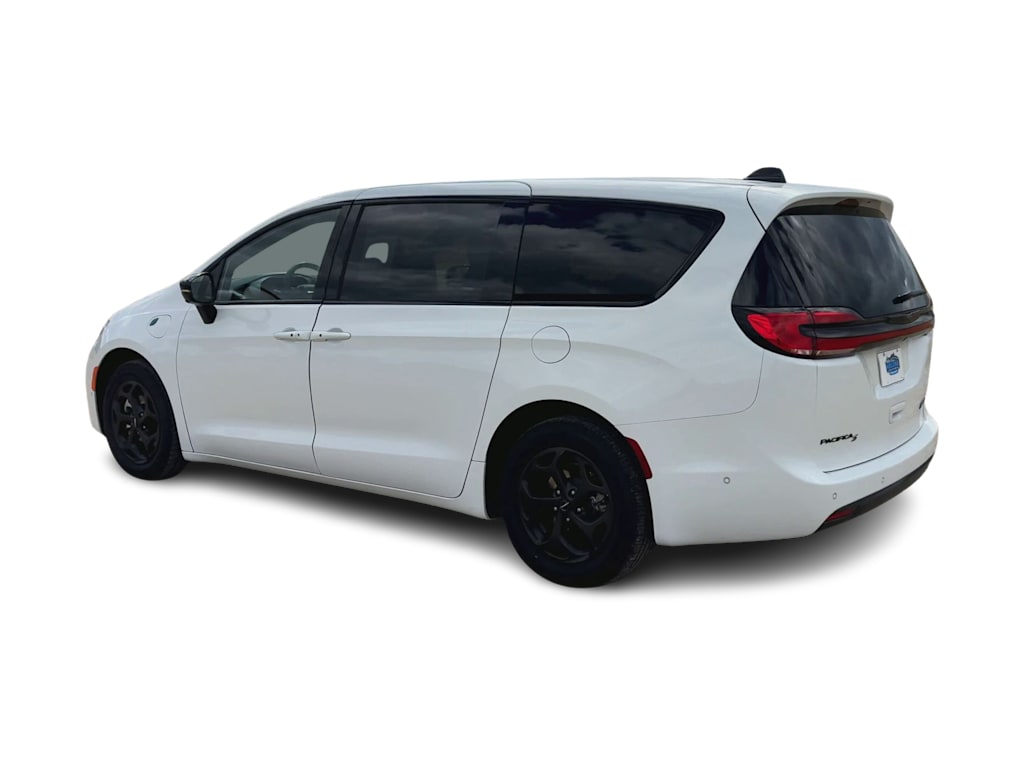 Thumbnail: 2024 Chrysler Pacifica - 3